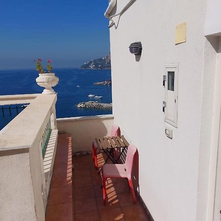 ホテル La Stanza Sul Porto Di Amalfi Camera Piccina Piccina Con Bagno Privato E Terrazzino Vista Mare エクステリア 写真