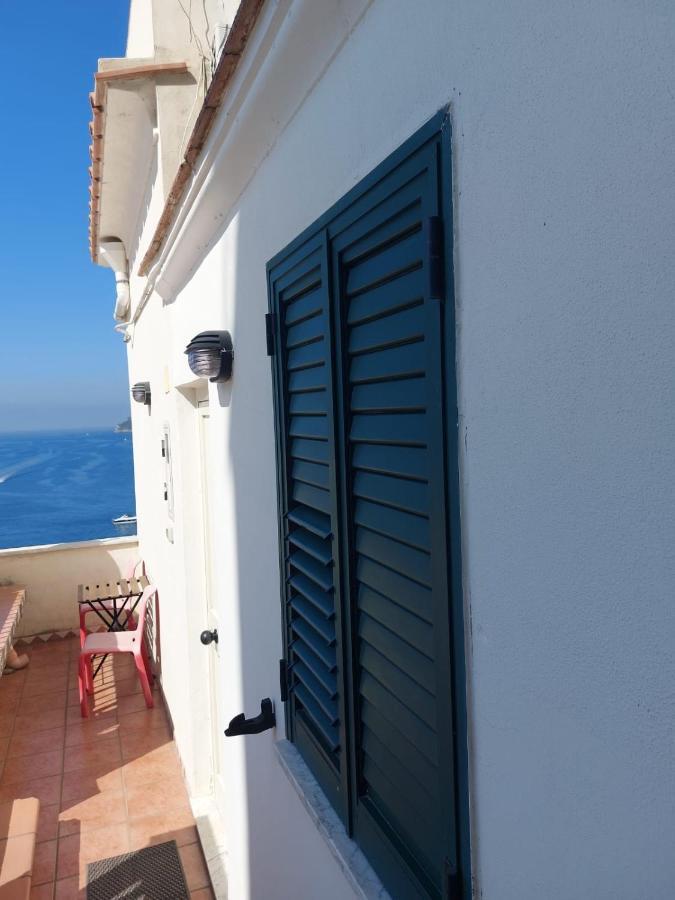 ホテル La Stanza Sul Porto Di Amalfi Camera Piccina Piccina Con Bagno Privato E Terrazzino Vista Mare エクステリア 写真