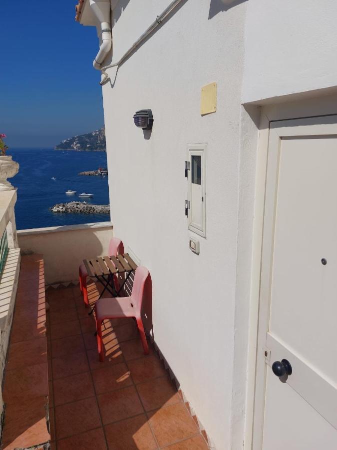 ホテル La Stanza Sul Porto Di Amalfi Camera Piccina Piccina Con Bagno Privato E Terrazzino Vista Mare エクステリア 写真