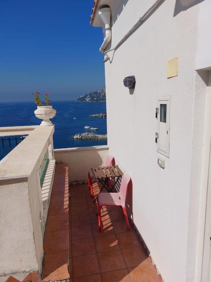 ホテル La Stanza Sul Porto Di Amalfi Camera Piccina Piccina Con Bagno Privato E Terrazzino Vista Mare エクステリア 写真