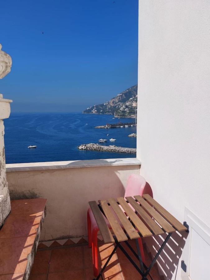 ホテル La Stanza Sul Porto Di Amalfi Camera Piccina Piccina Con Bagno Privato E Terrazzino Vista Mare エクステリア 写真