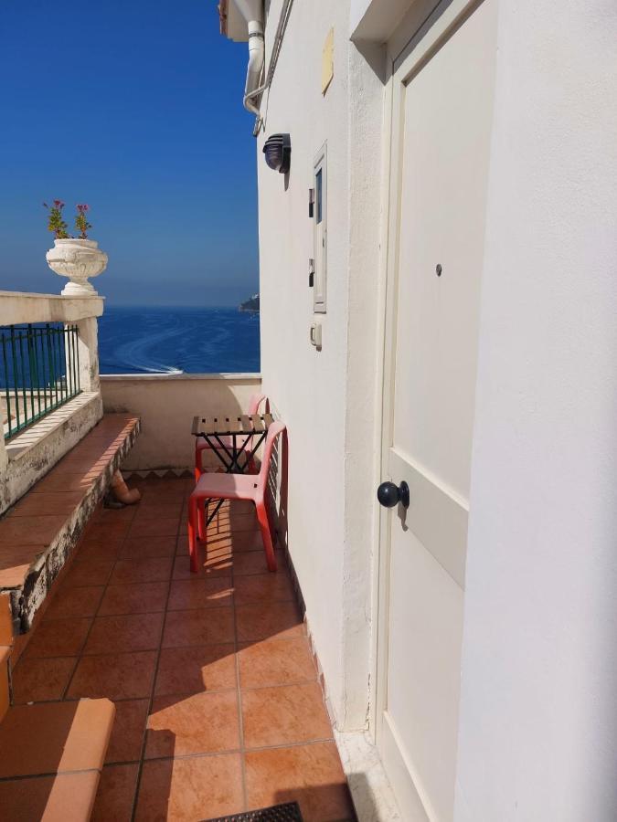 ホテル La Stanza Sul Porto Di Amalfi Camera Piccina Piccina Con Bagno Privato E Terrazzino Vista Mare エクステリア 写真