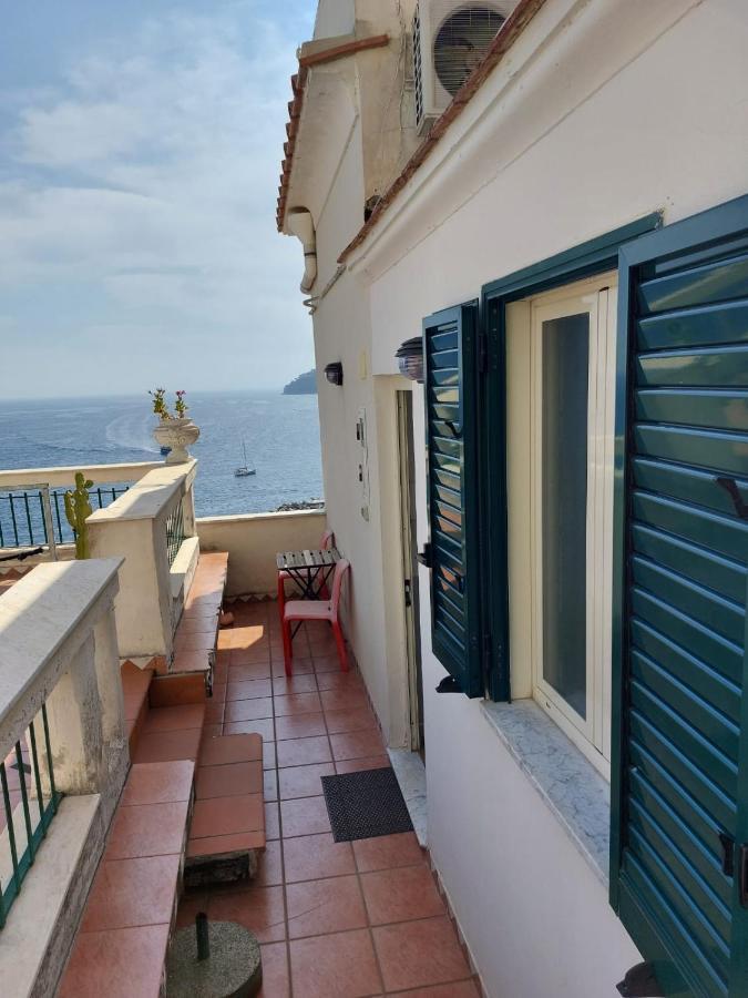 ホテル La Stanza Sul Porto Di Amalfi Camera Piccina Piccina Con Bagno Privato E Terrazzino Vista Mare エクステリア 写真